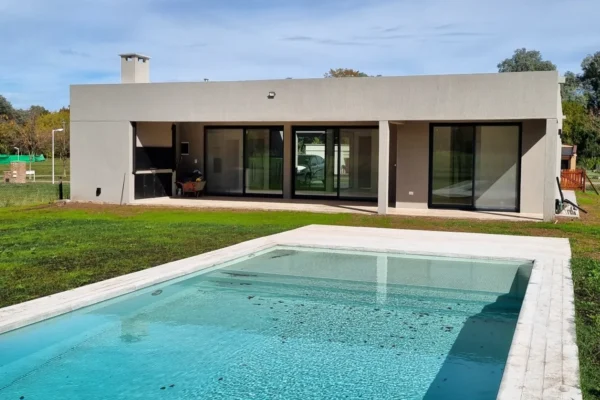 CASA AB - Las Calandrias